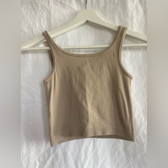 PRO FIT Seamless padded tank top size small - Picture 13 of 13